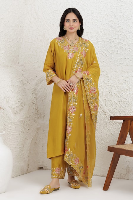 BAIDEHI Pitta & Applique Work Straight Kurta Set 