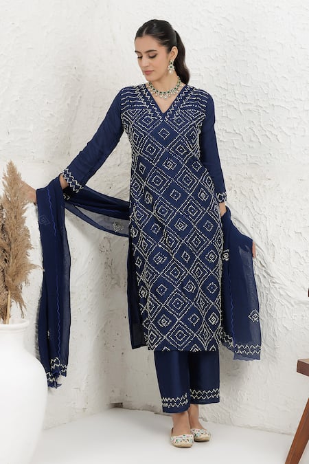 Shop_BAIDEHI_Blue Silk, Organza Embroidery V-neck French Knot Kurta Set _Online_at_Aza_Fashions