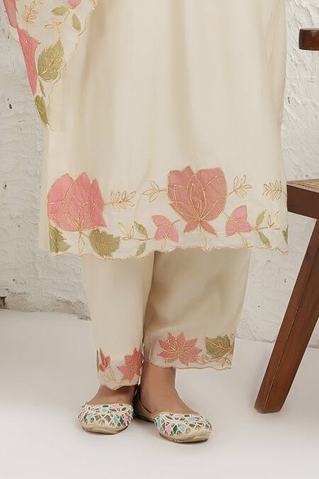 BAIDEHI_Ivory Muslin, Silk, Organza Applique, Embroidery Round Pitta And Work Kurta Set _Online_at_Aza_Fashions