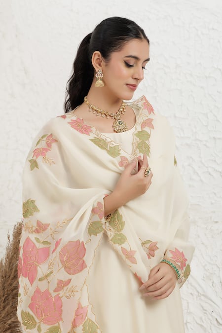 Buy_BAIDEHI_Ivory Muslin, Silk, Organza Applique, Embroidery Round Pitta And Work Kurta Set 