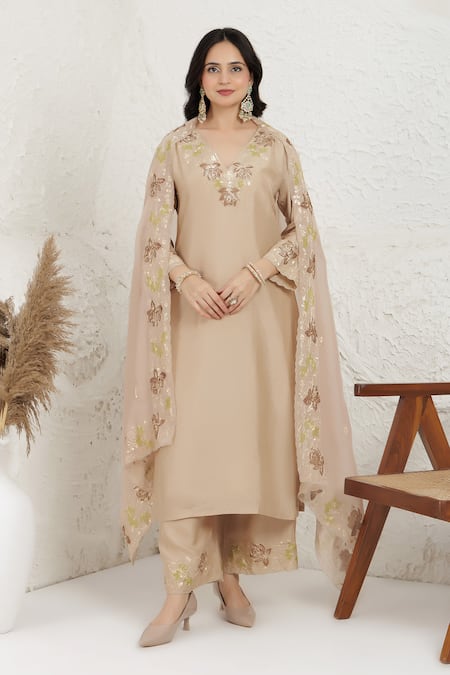 Buy BAIDEHI Beige Silk, Organza Embroidery, Applique V-neck Pitta And Work Kurta Set Buy_BAIDEHI_Beige Silk, Organza Embroidery, Applique V-neck Pitta And Work Kurta Set
