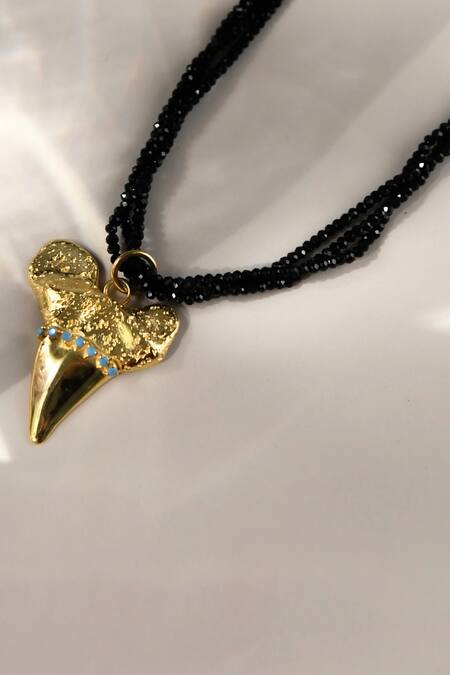 MAALICIOUS JEWELRY Black Shark Fang Pendant Beaded Chain Necklace Online at Aza Fashions MAALICIOUS JEWELRY_Black Shark Fang Pendant Beaded Chain Necklace _Online_at_Aza_Fashions