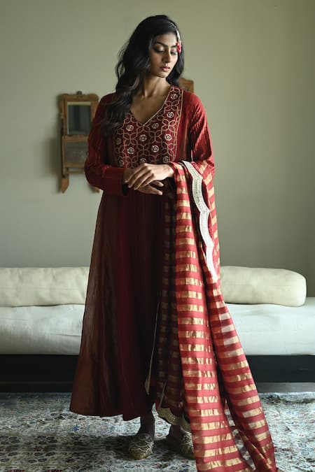Buy_Shorshe Clothing_Red Tussar, Handloom Cotton, Tissue Embroidery Tannu Sitara Yoke Hand Kurta _Online_at_Aza_Fashions