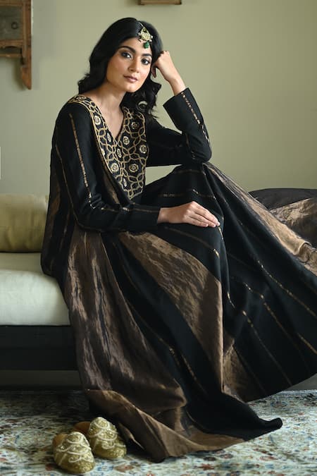 Shorshe Clothing_Black Tussar, Handloom Cotton, Tissue Embroidery Tannu Sitara Yoke Hand Kurta _Online_at_Aza_Fashions