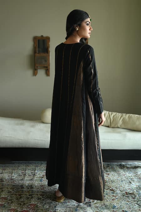 Shorshe Clothing Tannu Sitara Yoke Hand Embroidered Kurta 