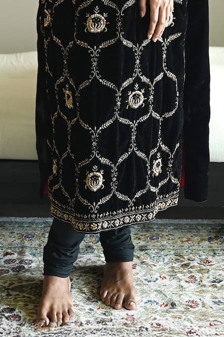 Shorshe Clothing_Black Velvet, Crepe Embroidery, Lace V-neck Rumi Zardozi Kurta With Churidar _at_Aza_Fashions
