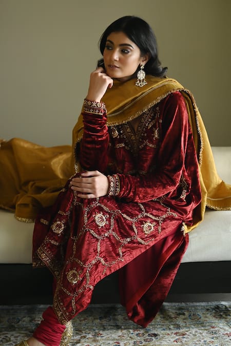 Shop_Shorshe Clothing_Red Velvet, Crepe Embroidery, Lace V-neck Rumi Zardozi Kurta And Churidar Set _Online_at_Aza_Fashions