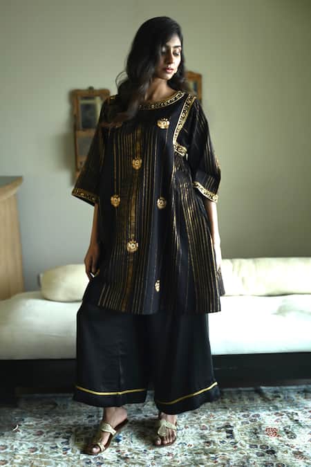 Shorshe Clothing_Black Handloom Cotton, Tussar, Silk Embroidery, Zari, Zardozi Kurta And Pant Set _Online_at_Aza_Fashions