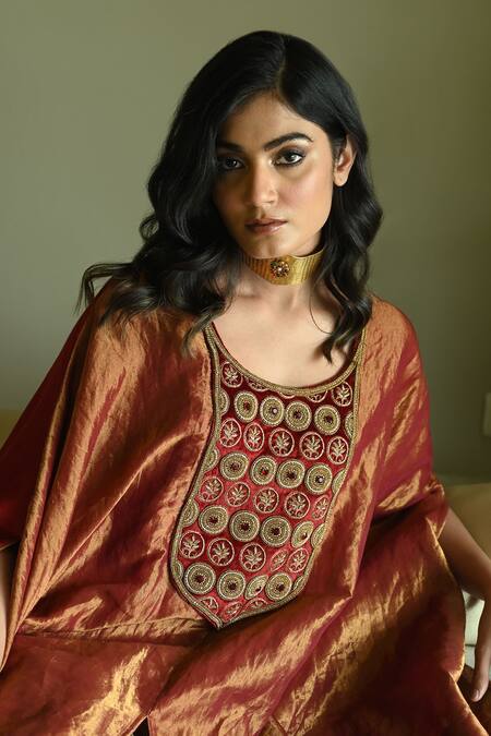 Buy_Shorshe Clothing_Red Round Neck Begum Hand Embroidered Cape _Online_at_Aza_Fashions