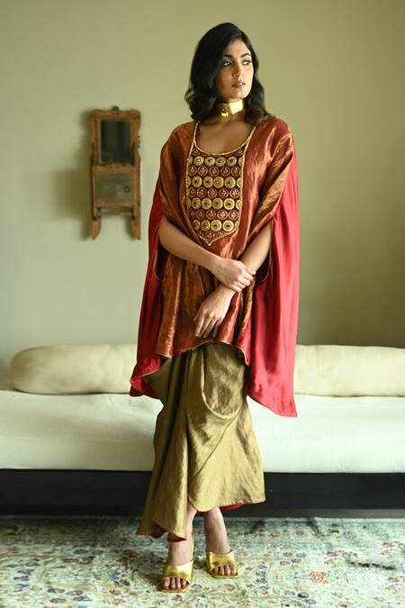 Shorshe Clothing_Red Round Neck Begum Hand Embroidered Cape _at_Aza_Fashions