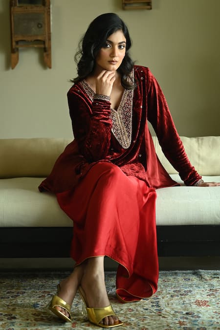 Buy_Shorshe Clothing_Red Velvet Embroidery, Lace V-neck Churi Shabana Top _Online_at_Aza_Fashions