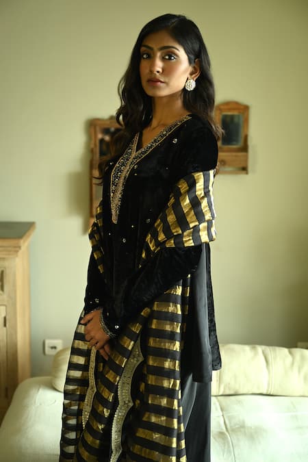 Shorshe Clothing_Black Velvet Embroidery, Lace V-neck Churi Shabana Top _Online_at_Aza_Fashions