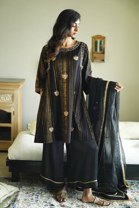 Shorshe Clothing_Black Organza Embroidery, Lace, Patchwork Shiuli Hand Dupatta _Online_at_Aza_Fashions