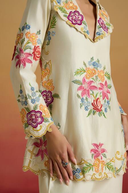 Buy_Chandrima_Ivory Chanderi Embroidery, Beads V-neck Thread Work And Beadwork Jacket _Online_at_Aza_Fashions