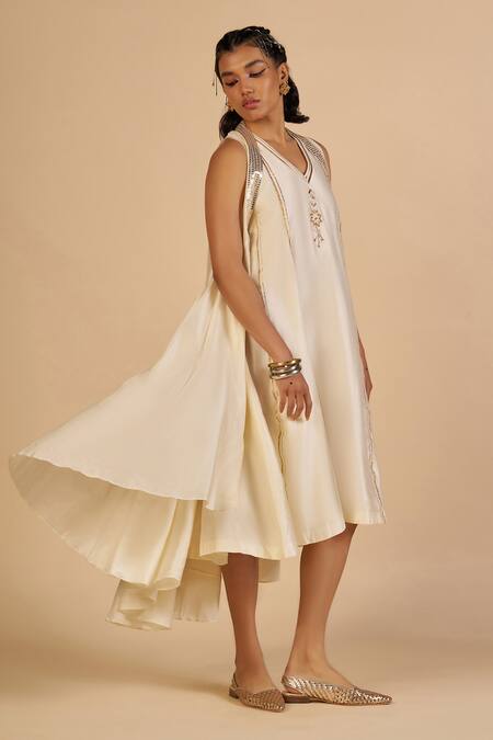 Gulabo By Abu Sandeep Off White Chanderi Sequins, Embroidery V-neck Midi Dress With Online at Aza Fashions Gulabo By Abu Sandeep_Off White Chanderi Sequins, Embroidery V-neck Midi Dress With _Online_at_Aza_Fashions