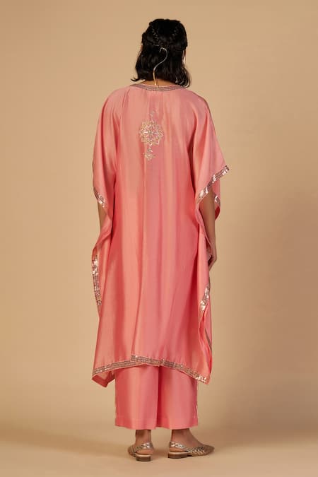 Shop Gulabo By Abu Sandeep Pink Chanderi Embroidery, Sequins V-neck Kaftan With Detail at Aza Fashions Shop_Gulabo By Abu Sandeep_Pink Chanderi Embroidery, Sequins V-neck Kaftan With Detail _at_Aza_Fashions