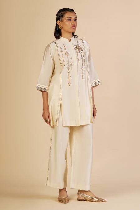Gulabo By Abu Sandeep Off White Chanderi Metallic Thread, Zari Embroidered Straight Trouser Online at Aza Fashions Gulabo By Abu Sandeep_Off White Chanderi Metallic Thread, Zari Embroidered Straight Trouser _Online_at_Aza_Fashions