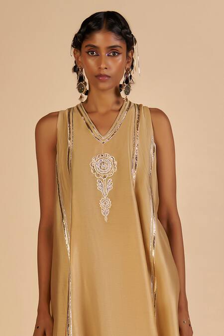 Gulabo By Abu Sandeep Beige Chanderi Embroidery, Sequins V-neck Sleeveless Tunic Online at Aza Fashions Gulabo By Abu Sandeep_Beige Chanderi Embroidery, Sequins V-neck Sleeveless Tunic _Online_at_Aza_Fashions