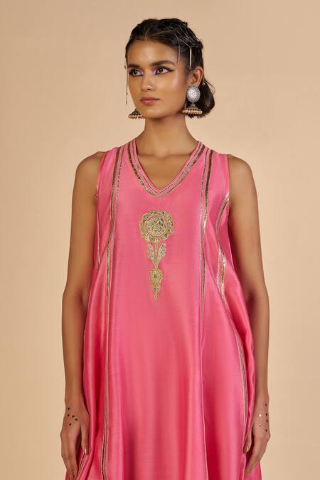 Buy Gulabo By Abu Sandeep Pink Chanderi Embroidery, Zari, Gota Patti V-neck Tunic Buy_Gulabo By Abu Sandeep_Pink Chanderi Embroidery, Zari, Gota Patti V-neck Tunic