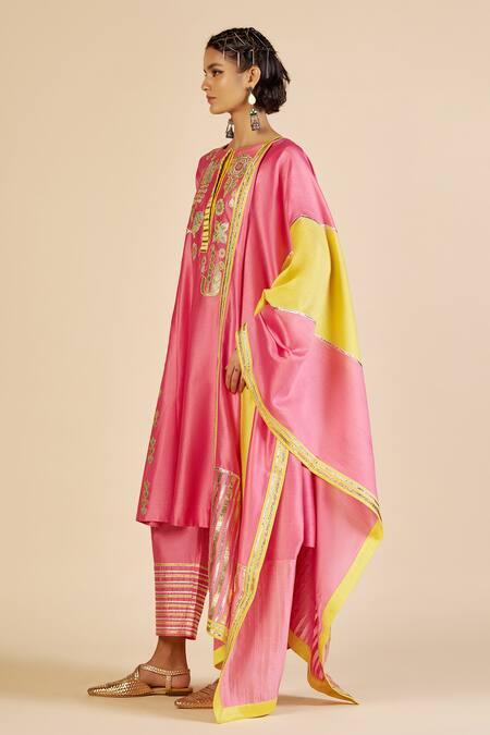 Gulabo By Abu Sandeep Pink Chanderi Embroidery, Metallic Thread Round Neck Tunic at Aza Fashions Gulabo By Abu Sandeep_Pink Chanderi Embroidery, Metallic Thread Round Neck Tunic _at_Aza_Fashions