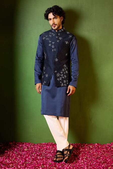 Shreyansh Designs Paritosh Floral Embroidered Bundi & Kurta Set 