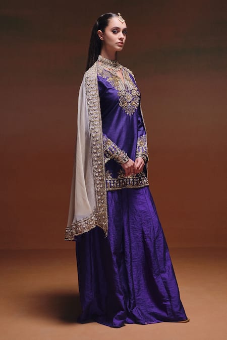 Buy Saniya Sharma Purple Silk Embroidery, Metallic Thread V-, Open Ziya Cape And Kurta Set Online at Aza Fashions Buy_Saniya Sharma_Purple Silk Embroidery, Metallic Thread V-, Open Ziya Cape And Kurta Set _Online_at_Aza_Fashions
