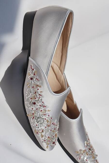 Shradha Hedau Footwear Couture_Silver Aarav Embellished Floral Motif Mojari _Online_at_Aza_Fashions