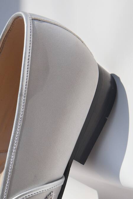 Buy_Shradha Hedau Footwear Couture_Silver Aarav Embellished Floral Motif Mojari _Online_at_Aza_Fashions