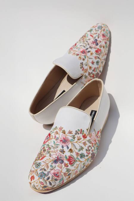 Shradha Hedau Footwear Couture_White Kiaan Floral Embroidered Moccasins _Online_at_Aza_Fashions