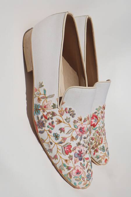 Shop_Shradha Hedau Footwear Couture_White Kiaan Floral Embroidered Moccasins 