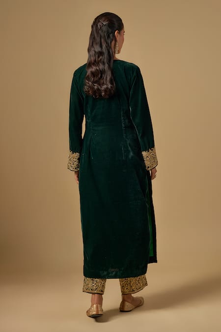Neha Khullar Zardozi Embroidered Velvet Kurta Set 
