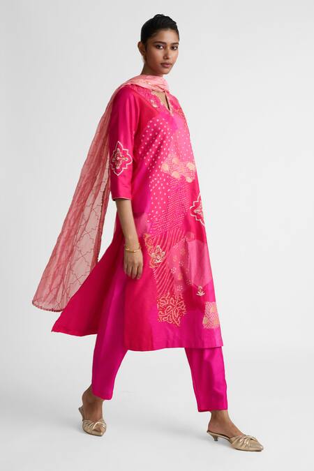 Naina Jain_Pink Silk Embroidery, Zari, Sequins V-neck Zardozi Patchwork Kurta Set _Online_at_Aza_Fashions