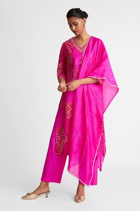 Shop_Naina Jain_Pink Silk Gota Patti V-neck Embroidered Kurta Set _Online_at_Aza_Fashions