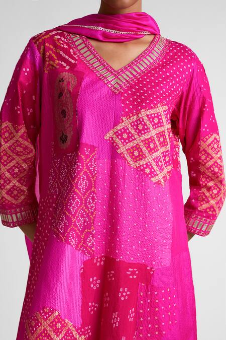 Naina Jain_Pink Silk Gota Patti V-neck Embroidered Kurta Set _at_Aza_Fashions