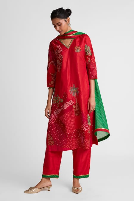 Naina Jain Zardozi Embroidered Kurta Set 