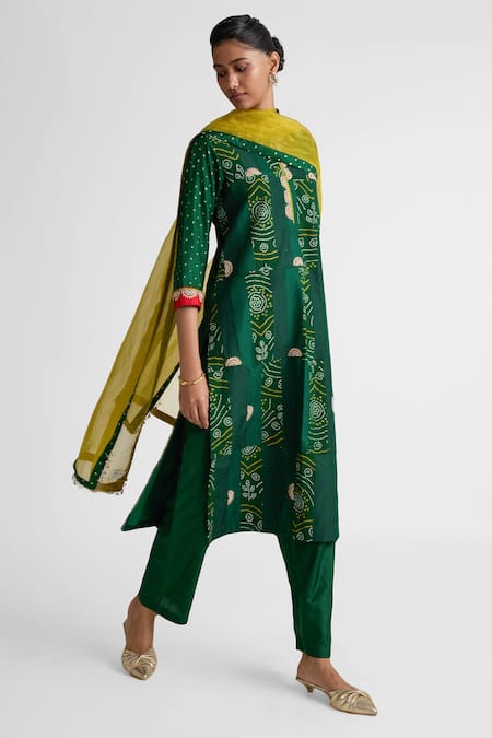 Naina Jain Zardozi Embroidered Kurta Set 