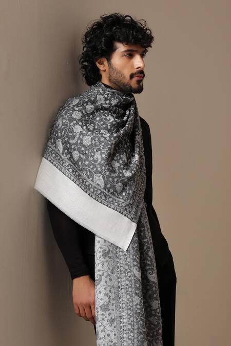 Shop_Dusala_Ivory Paisley Pattern Shawl _Online_at_Aza_Fashions