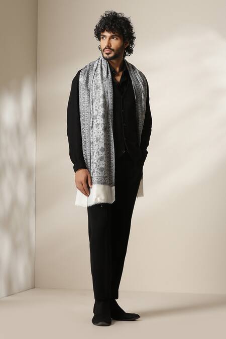 Buy_Dusala_Ivory Paisley Pattern Shawl 