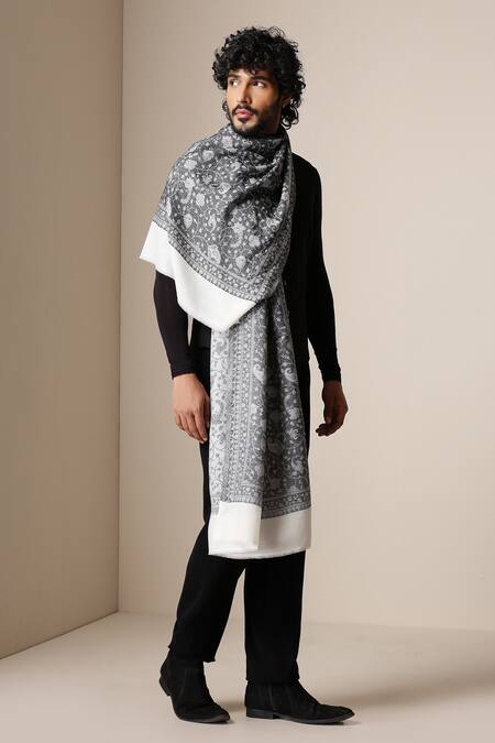 Shop_Dusala_Ivory Paisley Pattern Shawl 