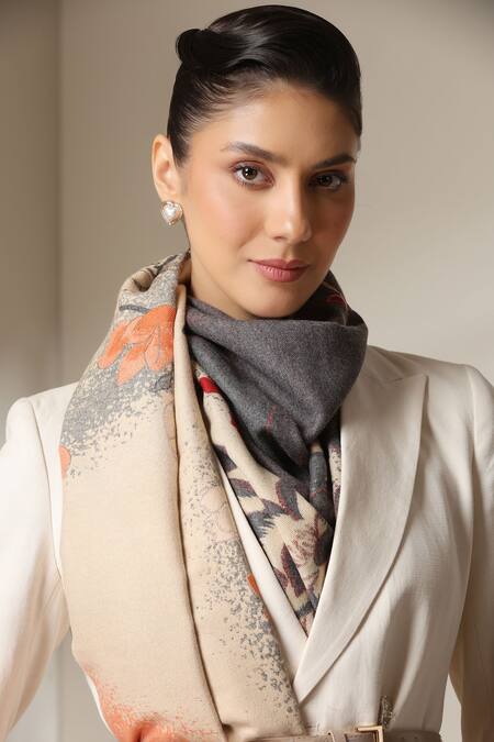 Buy Dusala Orange Floral Print Stole Online at Aza Fashions Buy_Dusala_Orange Floral Print Stole _Online_at_Aza_Fashions