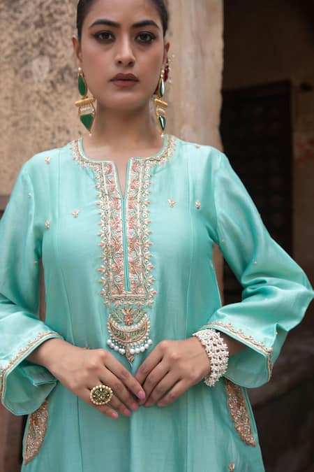 Amoree by Shikha Chaudhry_Turquoise Chanderi Silk Embroidery, Zari, Sequins Split V-neck Kurta Set _Online_at_Aza_Fashions