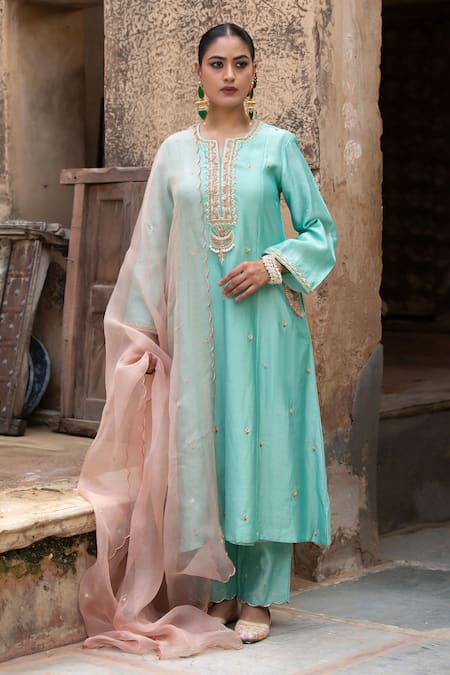 Buy_Amoree by Shikha Chaudhry_Turquoise Chanderi Silk Embroidery, Zari, Sequins Split V-neck Kurta Set _Online_at_Aza_Fashions