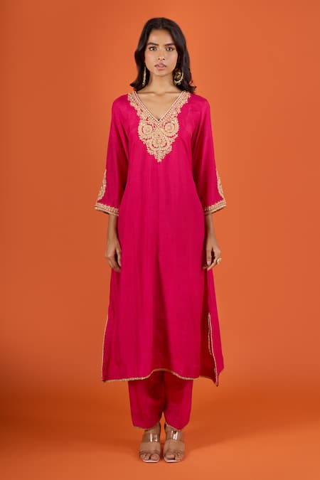 Sheetal Batra_Pink Embroidery V-neck Kaftan With Salwar _Online_at_Aza_Fashions