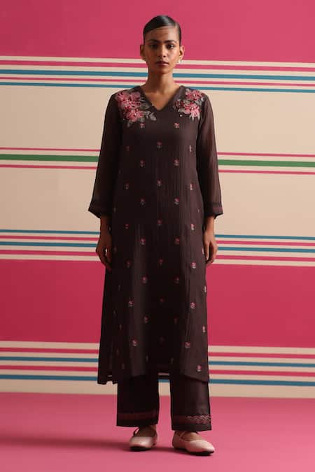 Beige Floral Embroidered Mul Chanderi Kurta Set 