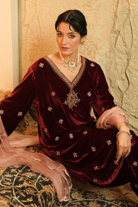 Shop_Surabhi Arya_Maroon Velvet, Organza Embroidery, Zari V-neck Embellished Butti Kurta Set _Online_at_Aza_Fashions