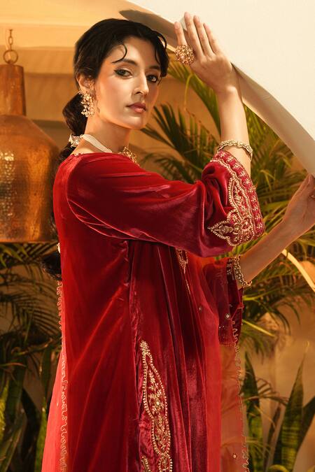 Buy_Surabhi Arya_Maroon Velvet, Organza Embroidery Round Neck, Split Hand Kurta Set _Online_at_Aza_Fashions