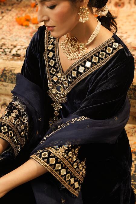Shop_Surabhi Arya_Navy Velvet, Organza Mirrors, Zari, Embroidery V-neck Work Kurta Set _Online_at_Aza_Fashions
