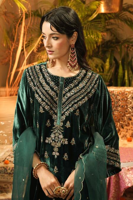 Buy_Surabhi Arya_Green Velvet, Organza Zari, Embroidery Round Neck, Split Zardozi Kurta Set _Online_at_Aza_Fashions