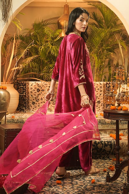 Surabhi Arya Velvet Floral Embroidered Kurta Set  
