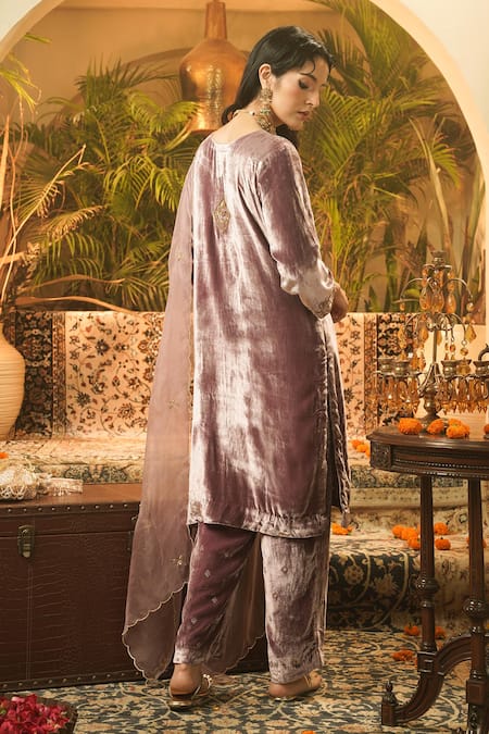 Surabhi Arya Velvet Hand Embroidered Kurta Set  